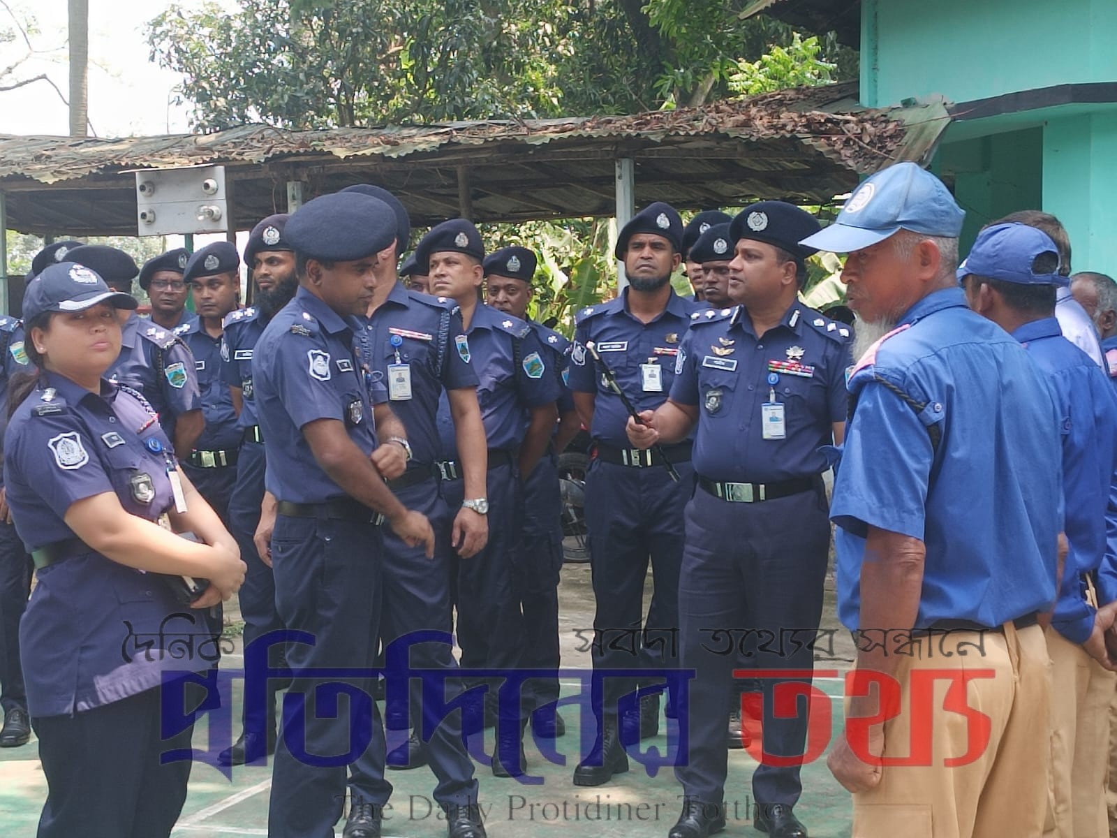 পোরশা থানা পরিদর্শন করলেন খন্দকার মোঃ শামীম হোসেন অ্যাডিশনাল ডিআইজি ক্রাইম (ম্যানেজমেন্ট) রাজশাহী রেঞ্জ বাংলাদেশ পুলিশ।