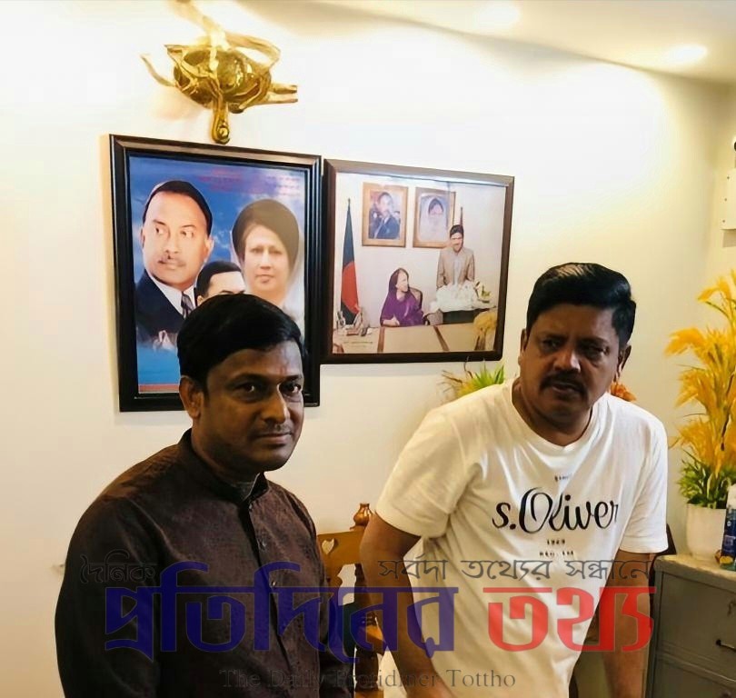 গাজীপুর সিটি কর্পোরেশনের মাননীয় প্রশাসক মহোদয়ের সাথে ঈদ পরবর্তী সৌজন্য সাক্ষাৎ করেন বিশিষ্ট ব্যবসায়ী সাখাওয়াত হোসেন।
